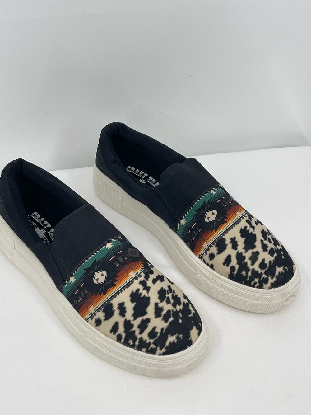 Crazy Train COOKY  Black, Cream & Green Aztec Slip-On SNEAKERS WOMENS SIZE 11